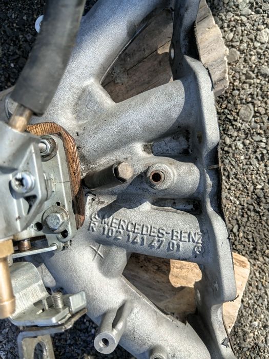 Продам коллектор на мерс 102 двигатель