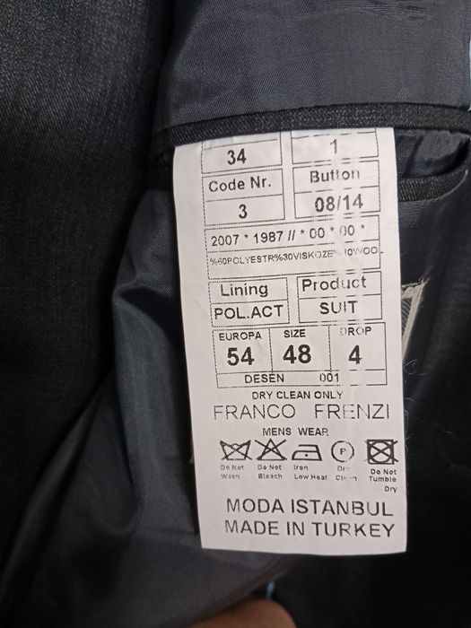 Продам костюм двоика