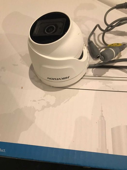 Hikvision Система за видеонаблюдение с 8 камери