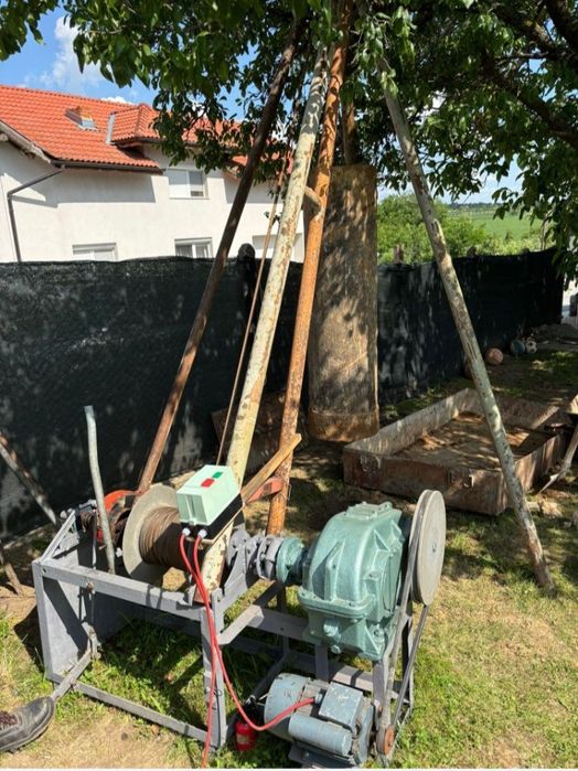 Гравитациона машина за копане на  сондаж-кладенец