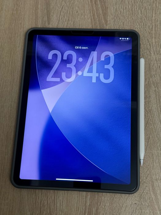 iPad Air 4 + стилус + чехол — отличное состояние