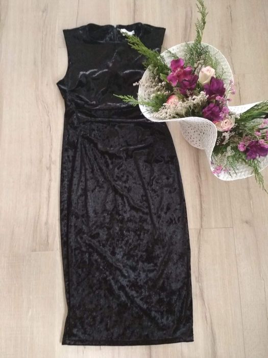 Стилни елегантни черни рокли JUNONA