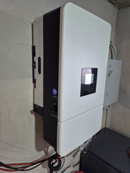 Хибриден инвертор deye 6kw трифазен серия sun 6k sg05lp3 eu sm2 работил една седмица