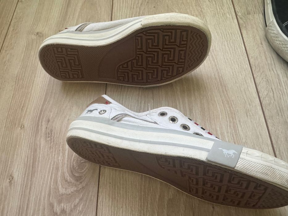 Детски кецове Mat star и Mustang 35 и 32 номер