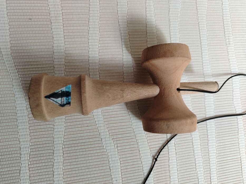 Vând o kendama de pe trendyol