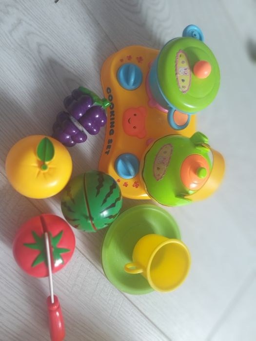 Продам игрушки для девочки