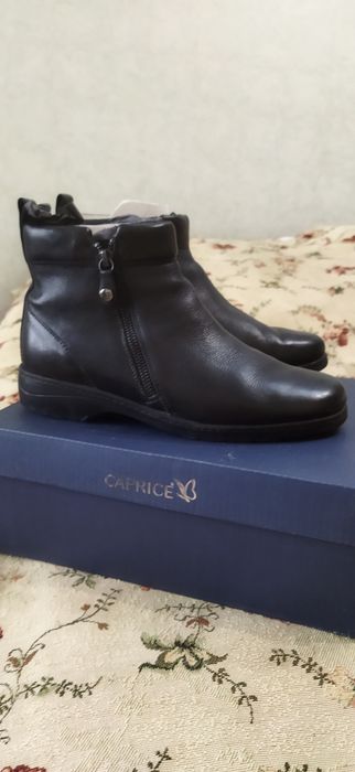 Ботинки демисезонные "Caprice".
