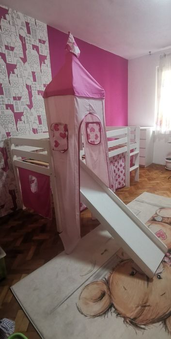 Легло с пързалка