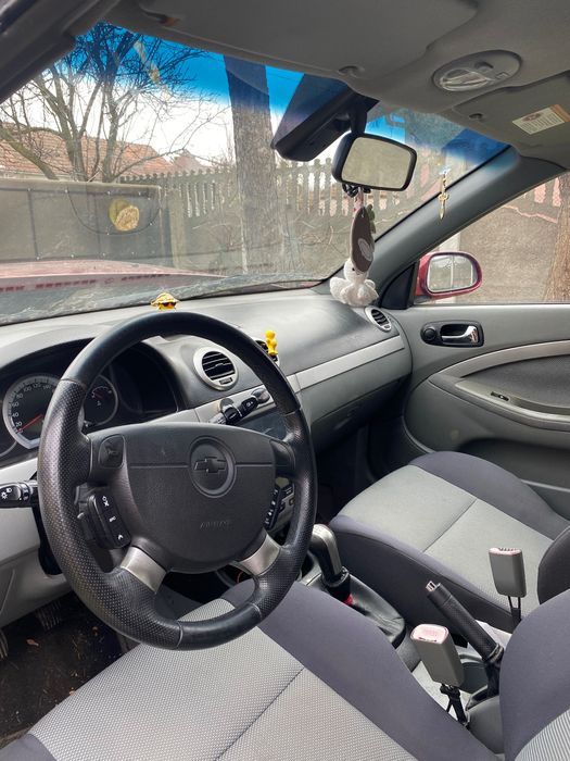 Vând Chevrolet Lacetti