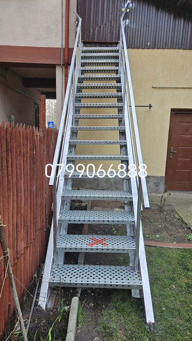 Vând scări zincate