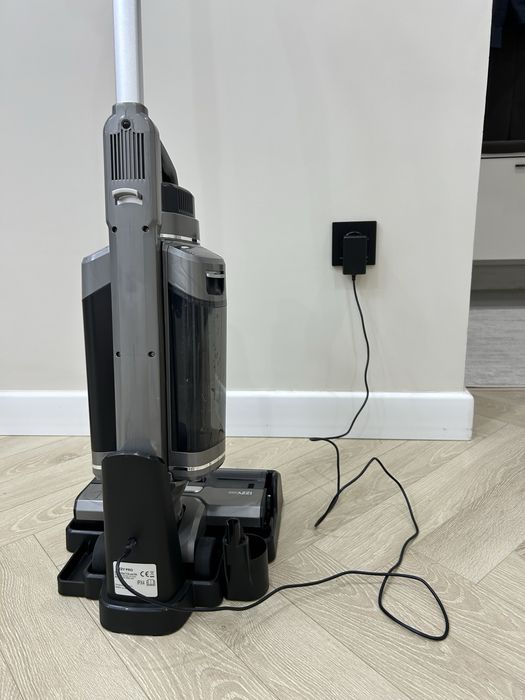 Melia Izzy Pro вертикальный мощный пылесос