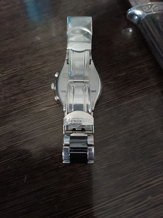 Продам часы swatch
