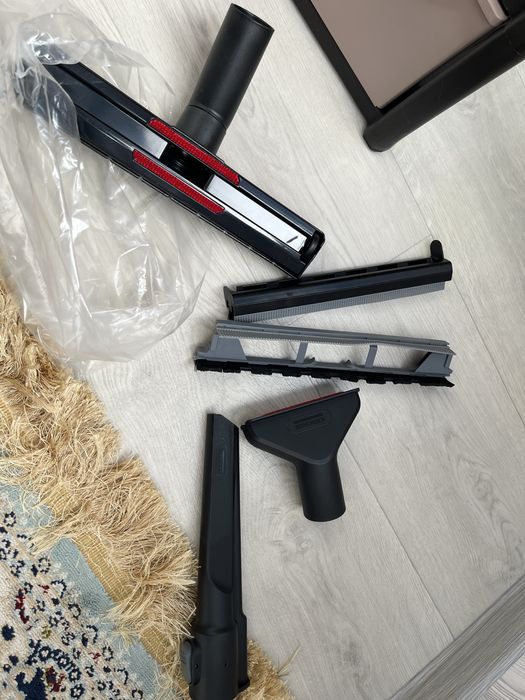 Пылесос  моющий Karcher SE 4