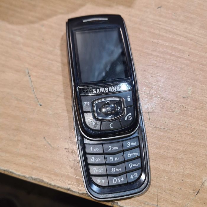 Продавам моб. телефон Samsung SGH-B520