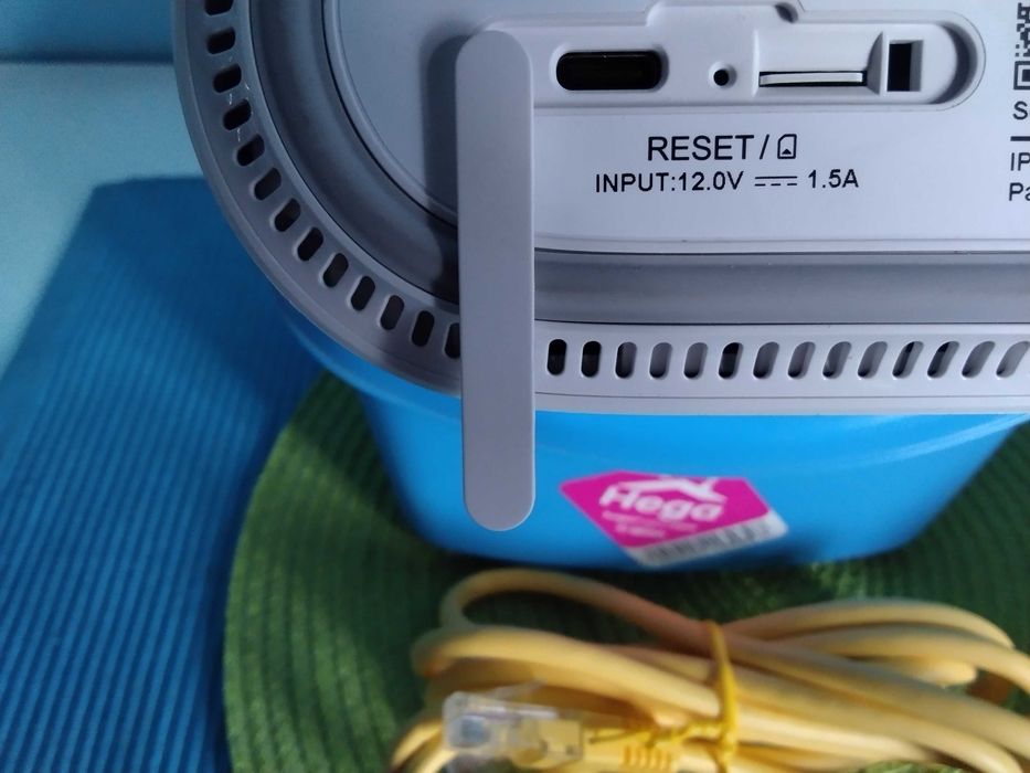 чисто нов 5 джи рутер за сим карти и високоскоростен интернет на Иетел