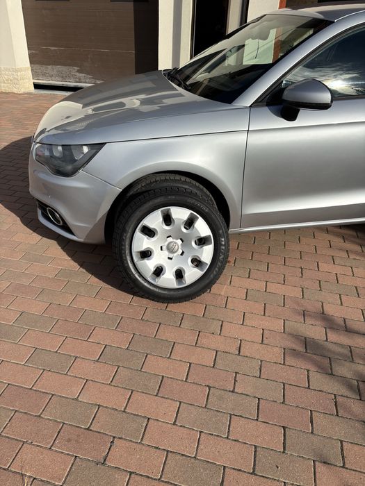Vând Audi A1 2011