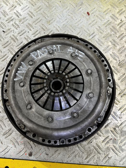 ambreiaj vw passat b5.5 benzina ALZ motor 1.6 benzina  dezmembrari vw