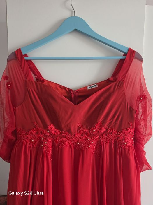 Rochie lunga roșie