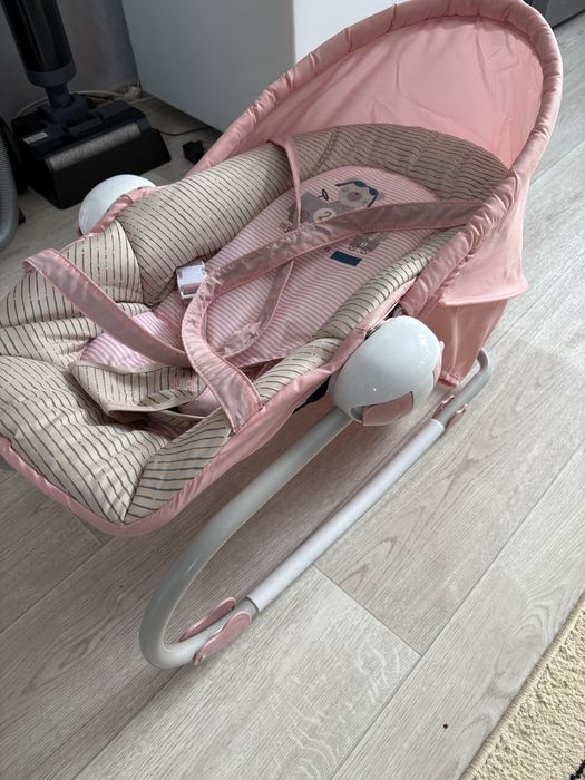 Продам шезлонг для девочки.