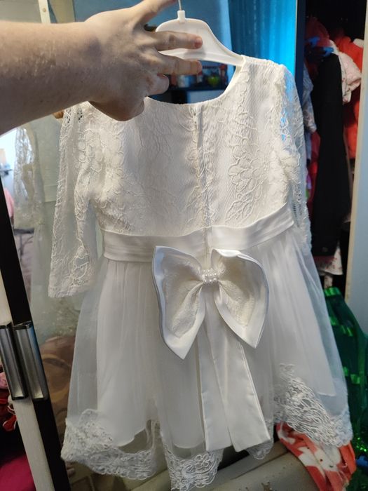 Продам платье на девочку новое