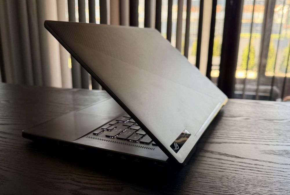 Лаптоп Asus ROG Zephyrus G15 RTX 3080 Ryzen 5900HS