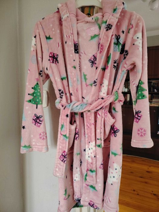 Продавам детски халати за баня