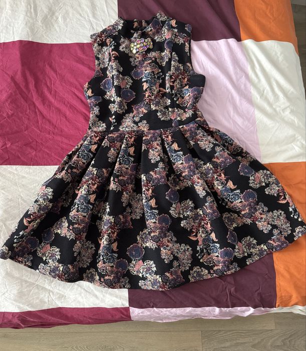 Официална къса рокля