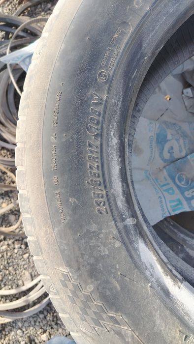 Продам два баллона R17