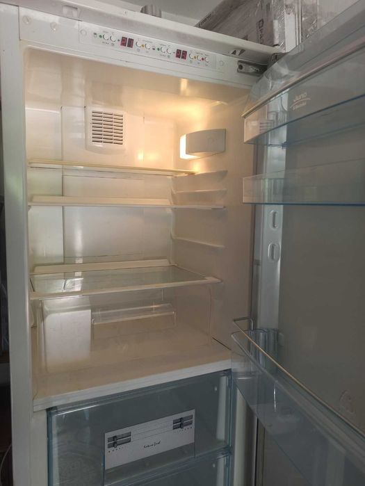 Продавам Electrolux Хладилник за вграждане