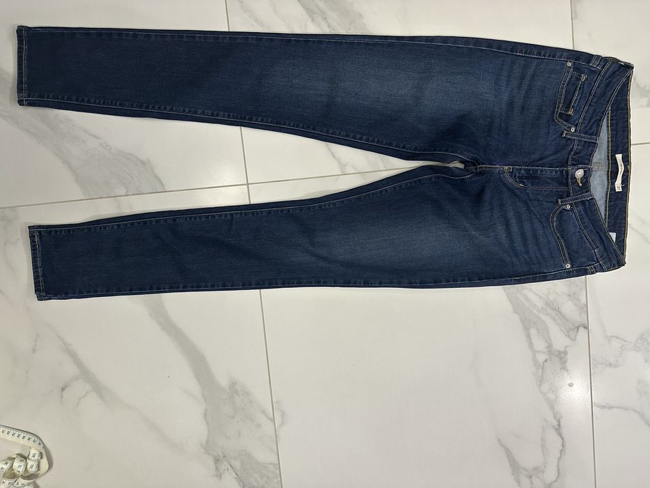 Оригинални дамски дънки Levi’s ,размер 27