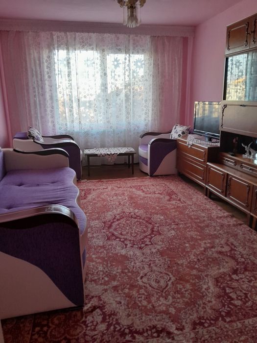Închiriez apartament cartier armatei