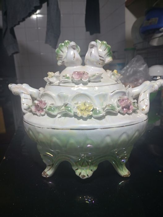 Антиквар ваза чиннидан тайорланган