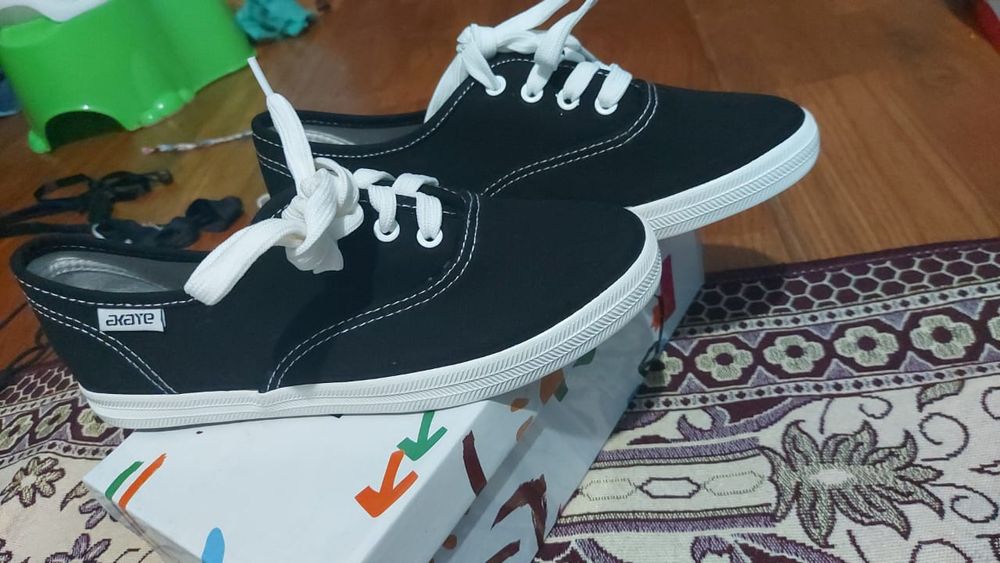 Кроссовки,туфли..