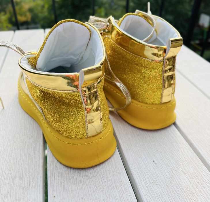 Обувь в отличном состоянии