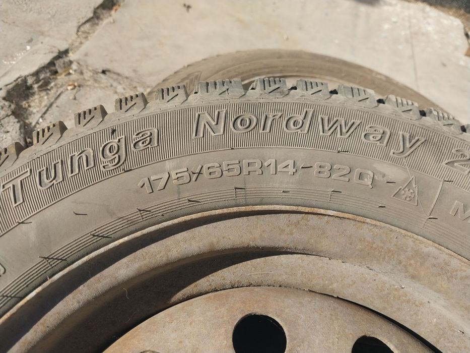 Зимние шины с дисками в комплекте  175/65R14