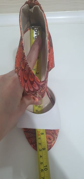 Sandale noi elegante