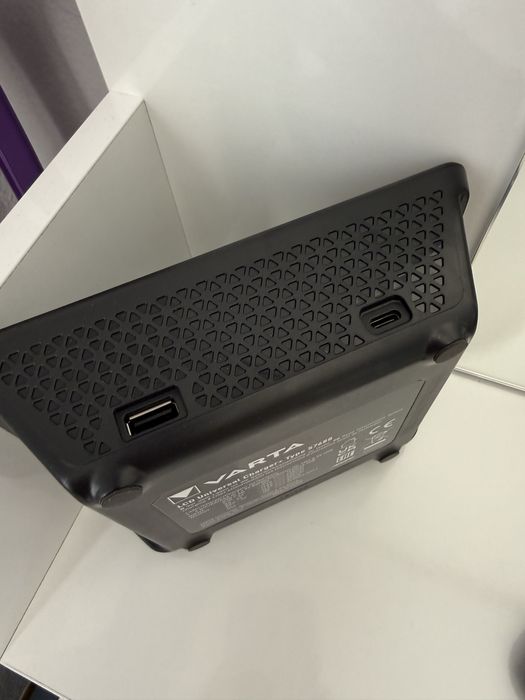 VARTA USB Quattro Charger – зарядно за акумулаторни батерии AA/AAA