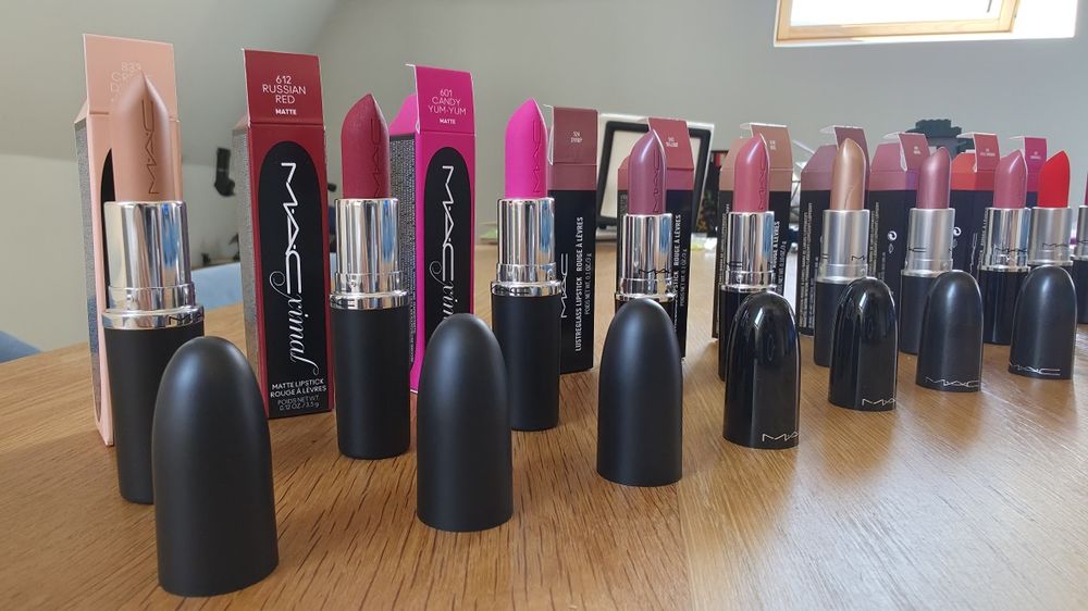 РАЗПРОДАЖБА! Нови гримове MAC-червила, сенки, спирала, Фон дьо тен- на 50% от цената в магазина