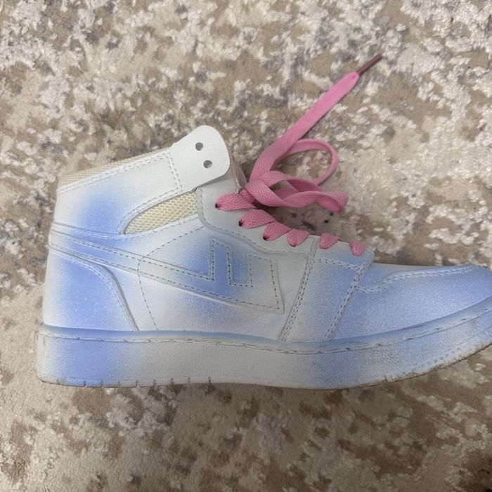 Кроссовки для девочки