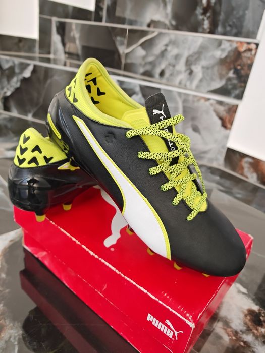 Ghe­te fotbal Puma evoTOUCH 3 FG