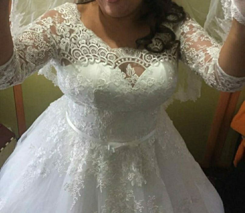 Срочно продам шикарное платье!!