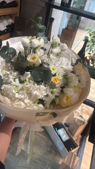 свежие цветы срочно продам