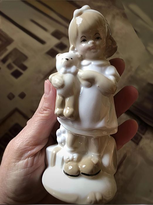 Продам статуэтки