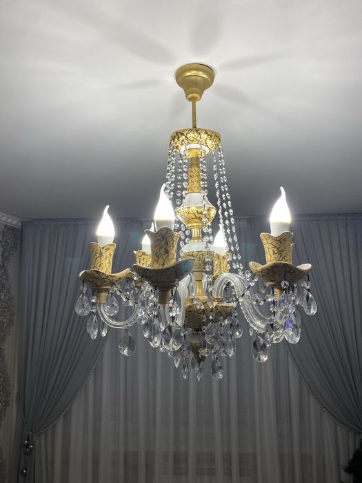 Люстра пподается