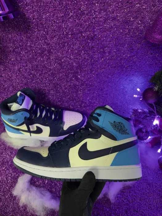 Adidasi Jordan 1 Retro Obsidian