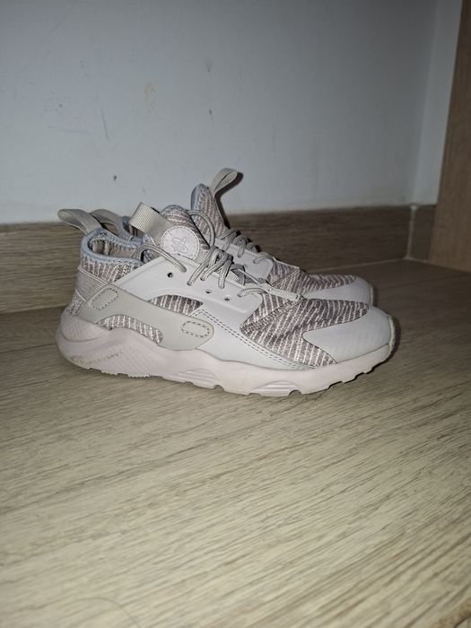 Papuci Nike mărimea 34