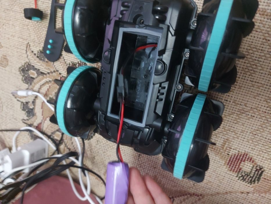 Тгрущка машинка вездеход