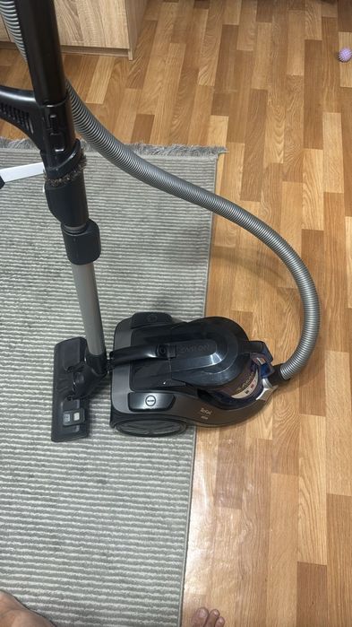 Пылесос TEFAL серого цвета