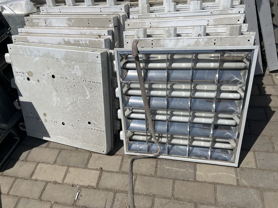 Светильники освещения