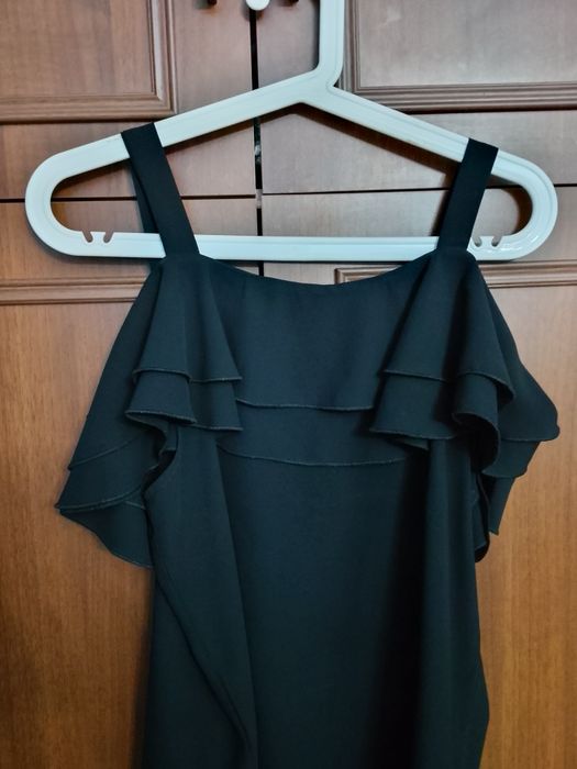 Продам наряды разные